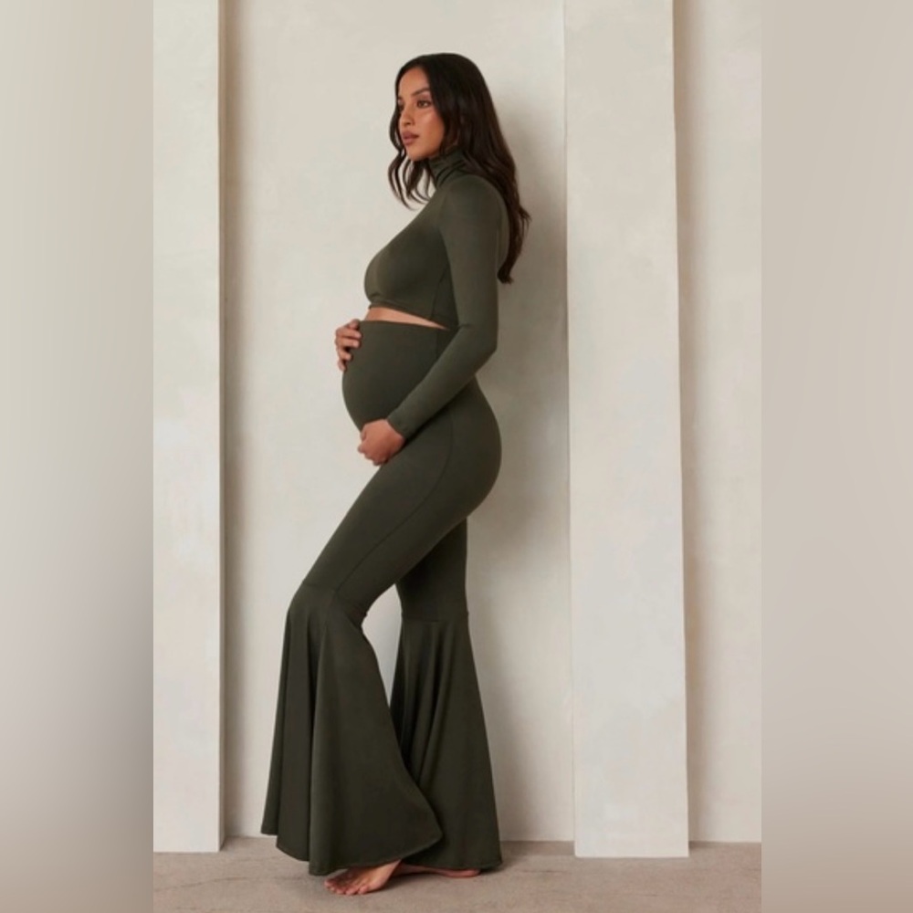 BumpSuit Flare Pants and Long Sleeve Shirt maternity/pregnancy outfit